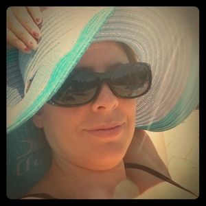 Meet your Posher, Melissa